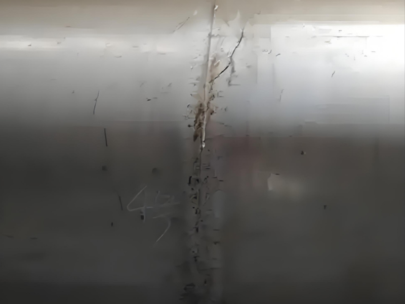 热裂纹1.jpg