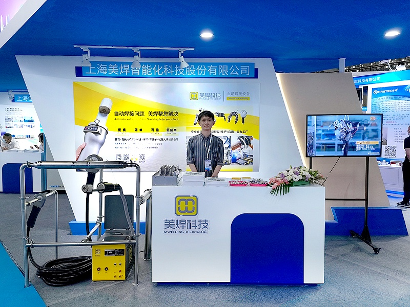 eb197c5d92db46359d71763ad4ebace1_23.jpg