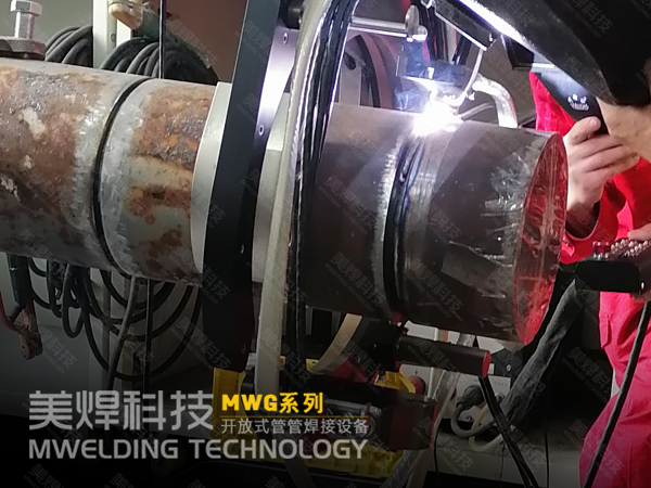夹钳式管道自动焊接和设备_低门槛可探伤，石油化工管道焊接(图1)